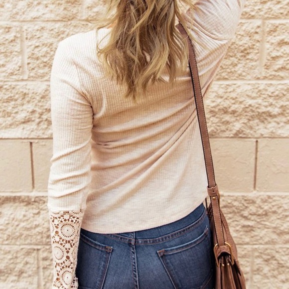 🛍 CROCHET LACE DETAILED SLEEVE TOP - Picture 3 of 4